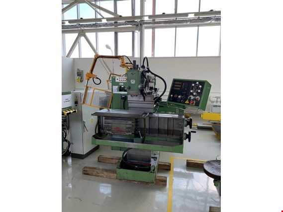 Used Tos Žebrák Tool milling machine, universal, combined for Sale (Auction Premium) | NetBid Industrial Auctions